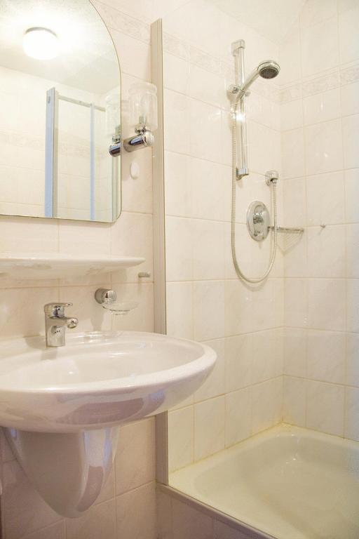 Kurhotel Kaiser Bad Worishofen Bilik gambar